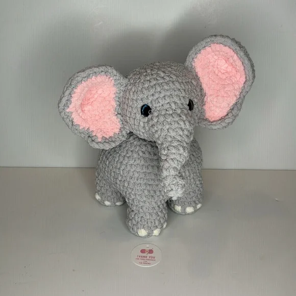 Sparkly crochet elephant plush - Picture 4 of 9